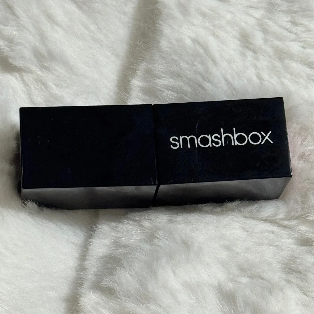 Smashbox Be Legendary Mini Lipstick Legendary True Red Creamy Matte Finish‎ B27